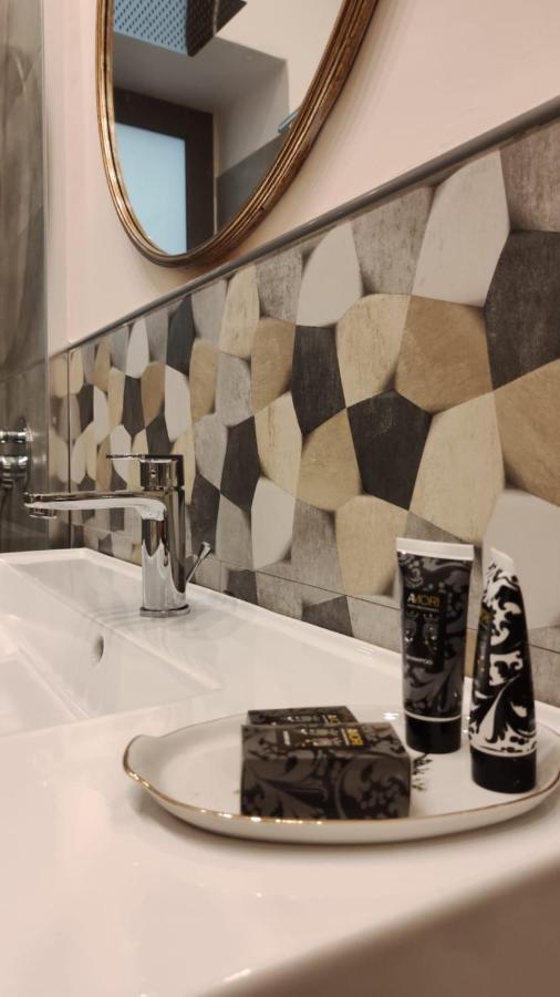 B&B Romeo Luxury Rooms Катания Экстерьер фото